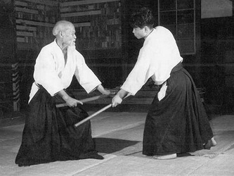 Morihei Ueshiba fondateur de l'aïkido avec Tamura Nobuyoshi